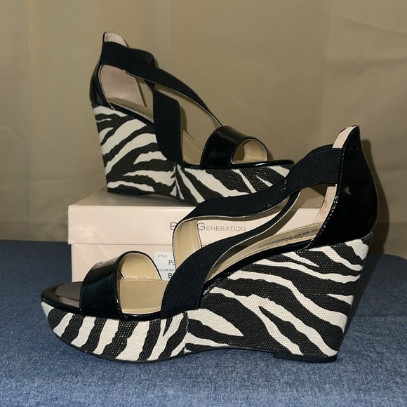 BCBGeneration zebra platform heels with elastic criss-cross straps - Picture 2 of 12